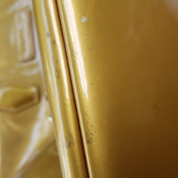 𝅺LONGCHAMP TRAVEL weekender gold/yellow patent leather satchel gold hardware. - Picture 5 of 17